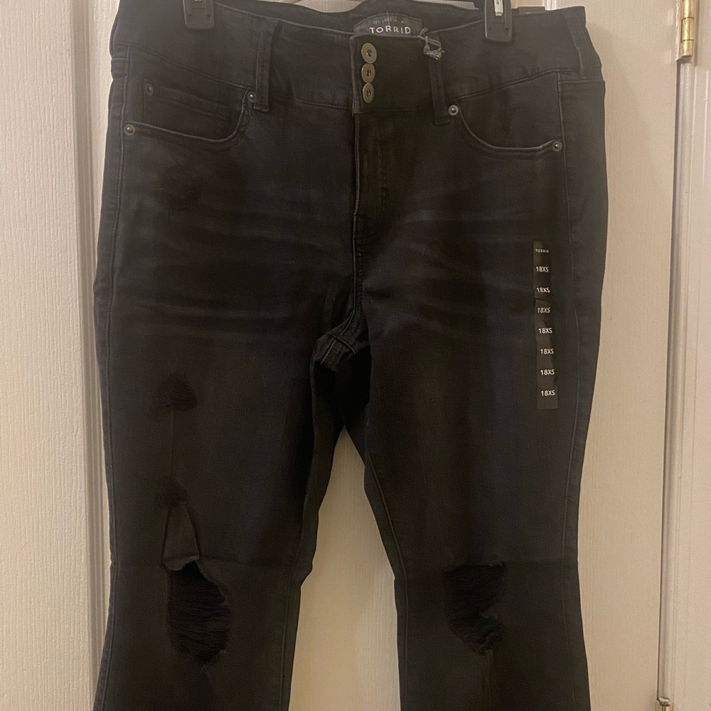 NWT size 18 Torrid distressed jeans